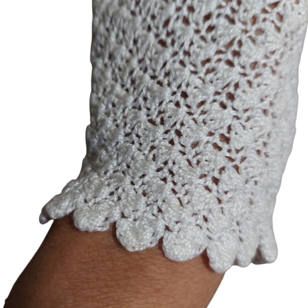 Vintage White Scalloped Knit Gloves | Romantic Crochet Lace Look | Classic Retro